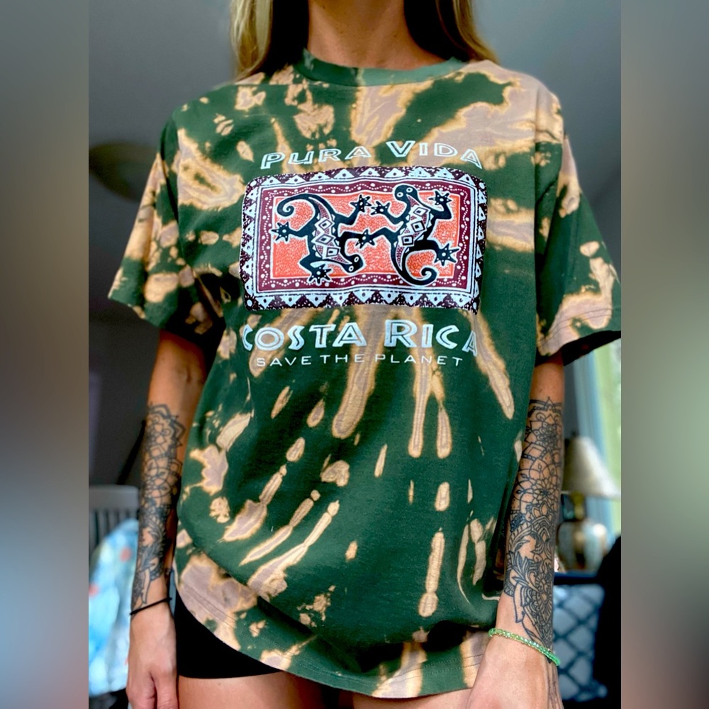 PURA VIDA COSTA RICA DYED TEE